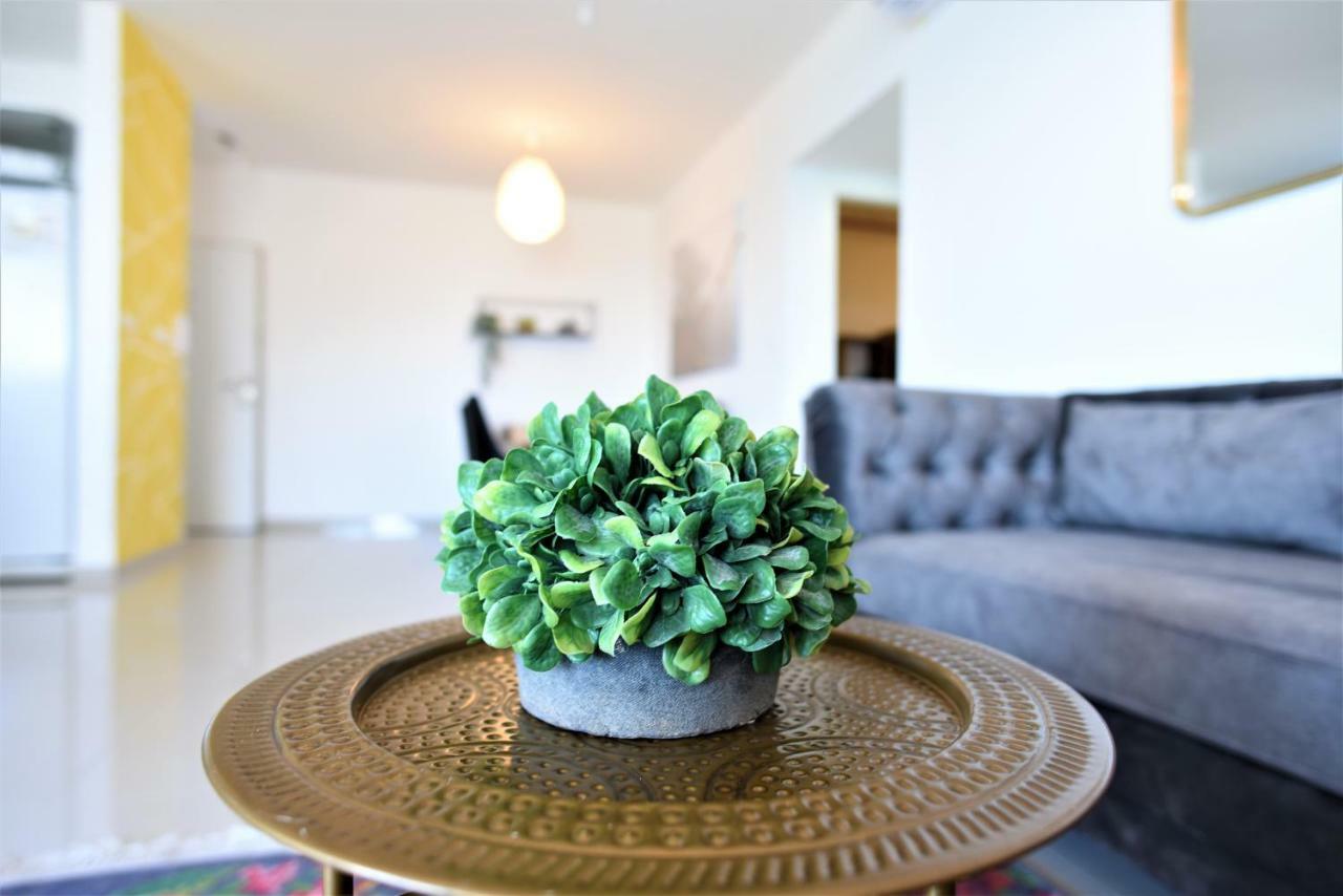 Aristone Luxury Apartment Tiberias Exterior photo